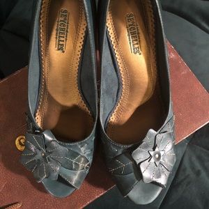 Seychelles Memory Lane Pumps in Emerald